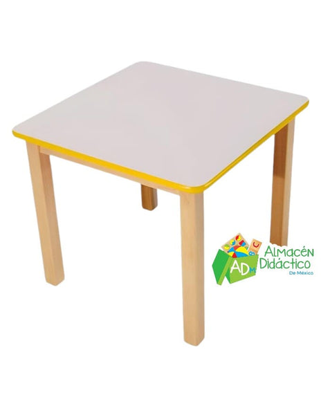 MESA CUADRADA DE MADERA